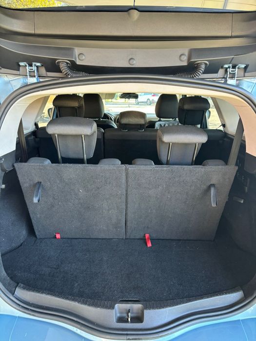 Renault grand senic hybrid