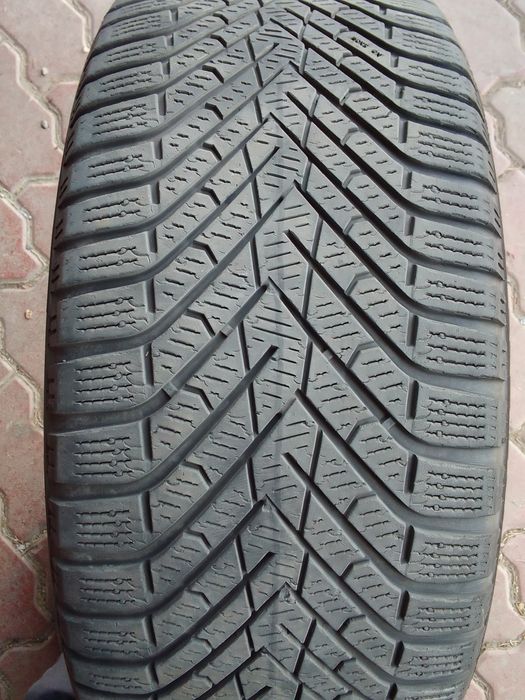 1 Opona zimowa 225/45r18 PIRELLI 2023r