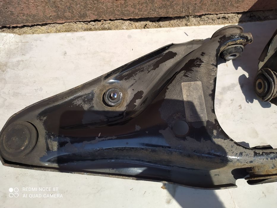 Рычаги передние Renault Dacia