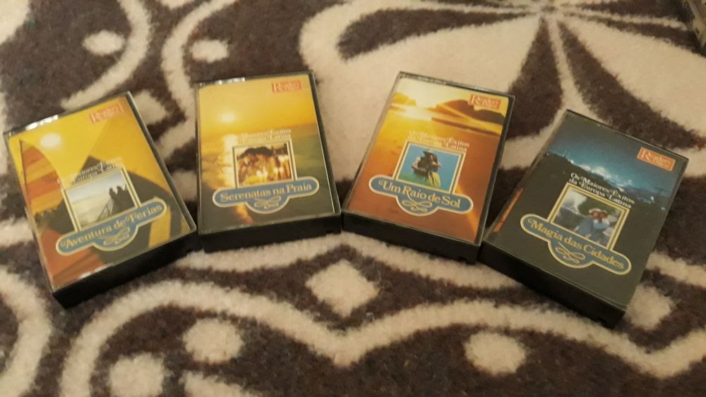 11 Cassetes vários.