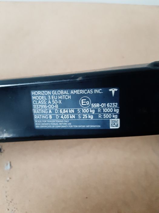 Фаркоп Tesla Model 3