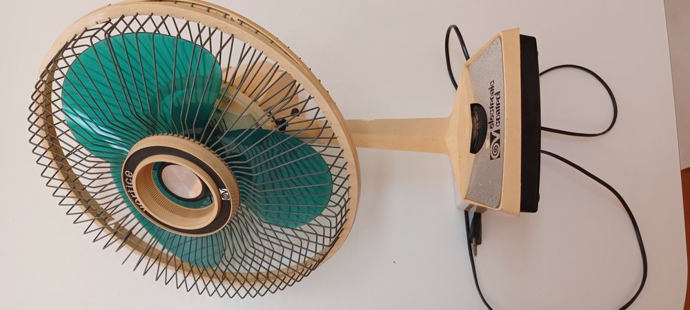 Ventoinha vintage anos setenta. Liga mas não funciona.