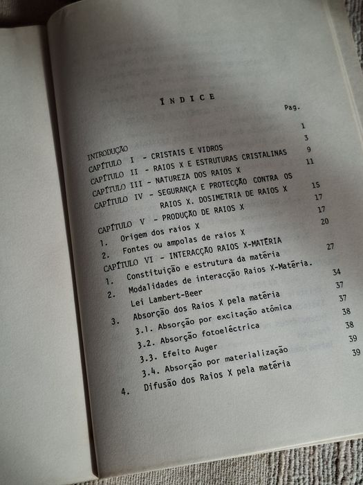 Livro antigo Eng Mecânica da Universidade de Aveiro