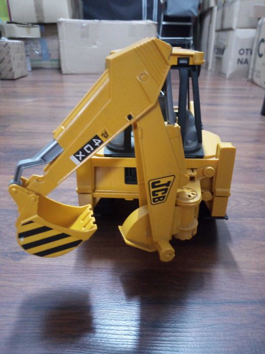 koparka jcb 4cx bruder
