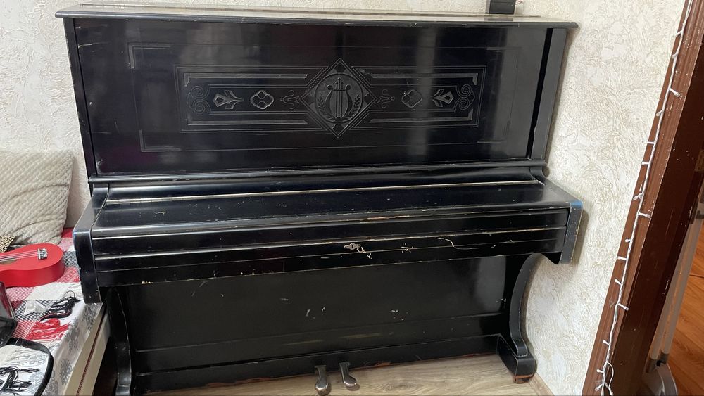 Піаніно чорне «Пенза»