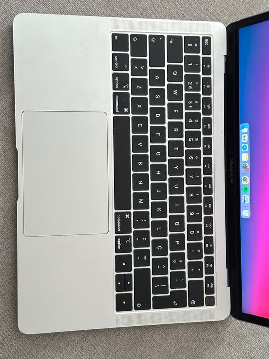 MacBook Air 13” Retina 2019 – i5 | 8GB RAM | macOS Ventura | Impecável