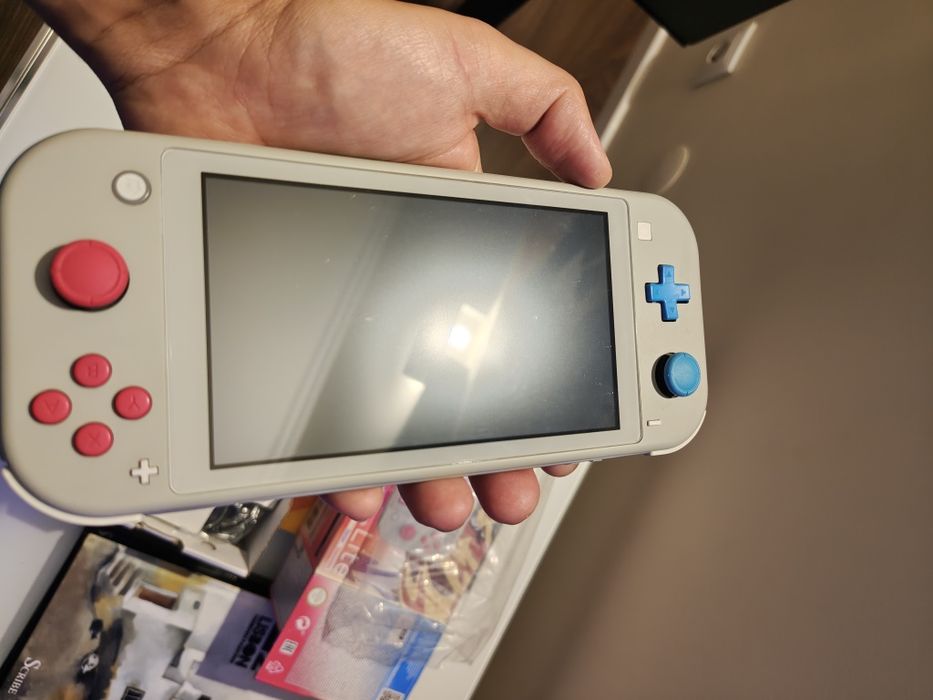 Nintendo Switch Lite desbloqueada Pokémon