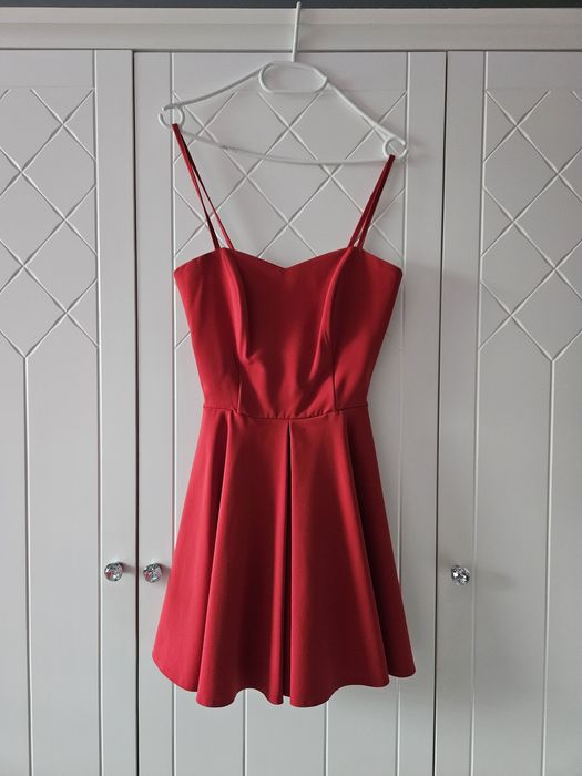 Piękna czerwona sukienka Agnes