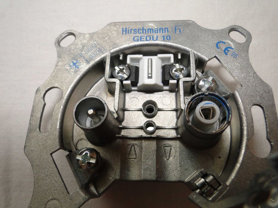 Gniazdko antenowe HIRSCHMANN GEDU 10