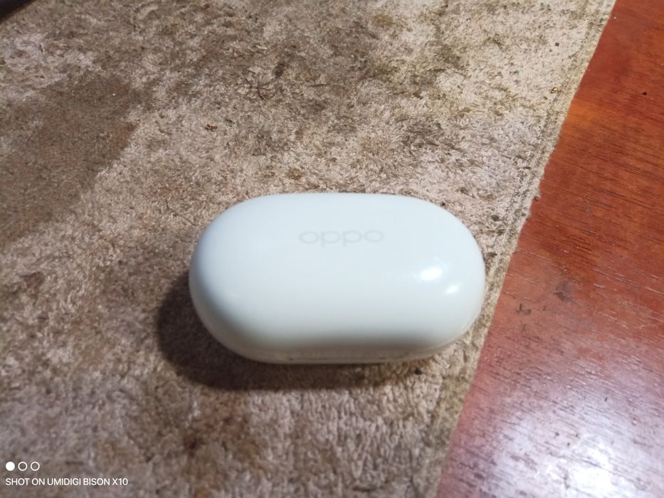 Беспроводные наушники Oppo в отличном состоянии