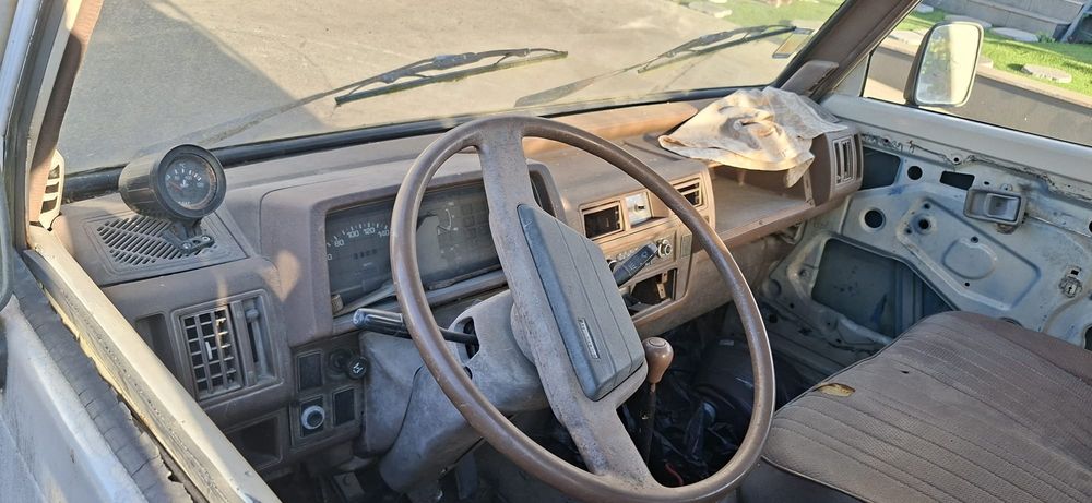 MAZDA E2200 D Diesel 64 cv 
Ref: R281