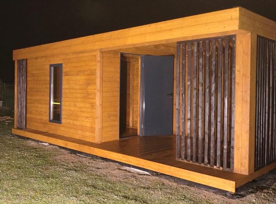 Domek ogrodowy z altaną i pergolami