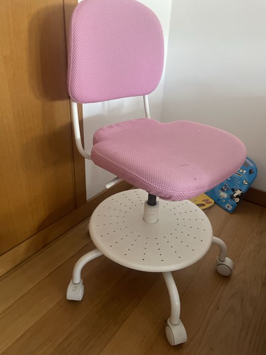 Cadeira menina em rosa ikea