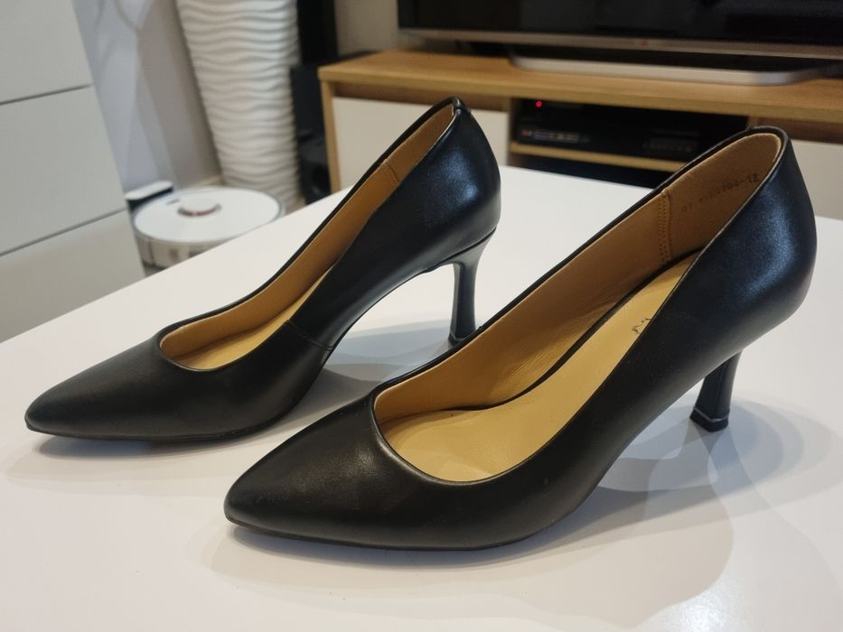 Sprzedam buty skórzane Lasocki rozm 37