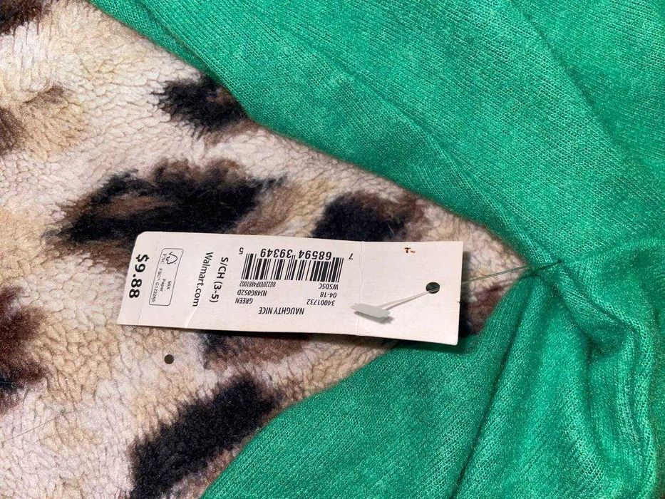 светр із новорічним принтом размер S