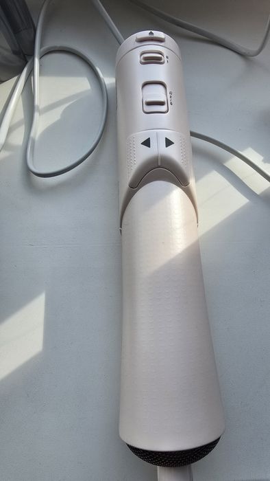 Продам фен-щетка Philips