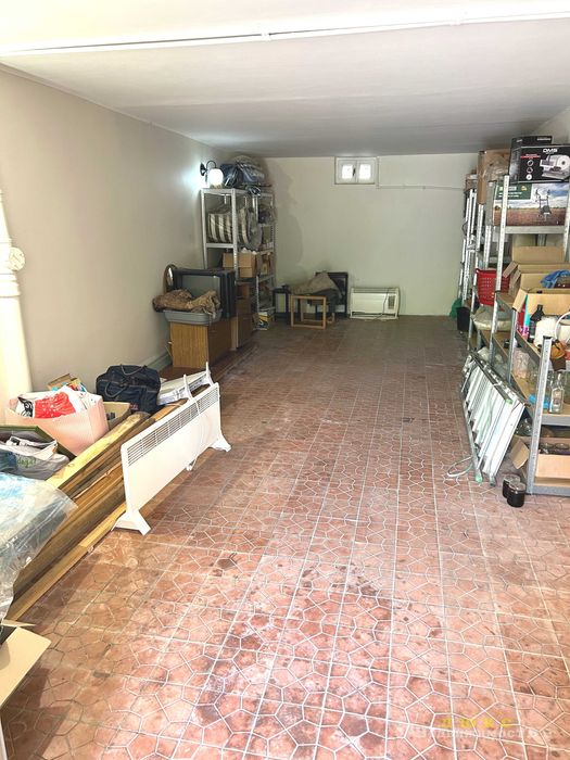 Продаётся отличный трёхэтажный дом в Совиньоне  с  видом на море!