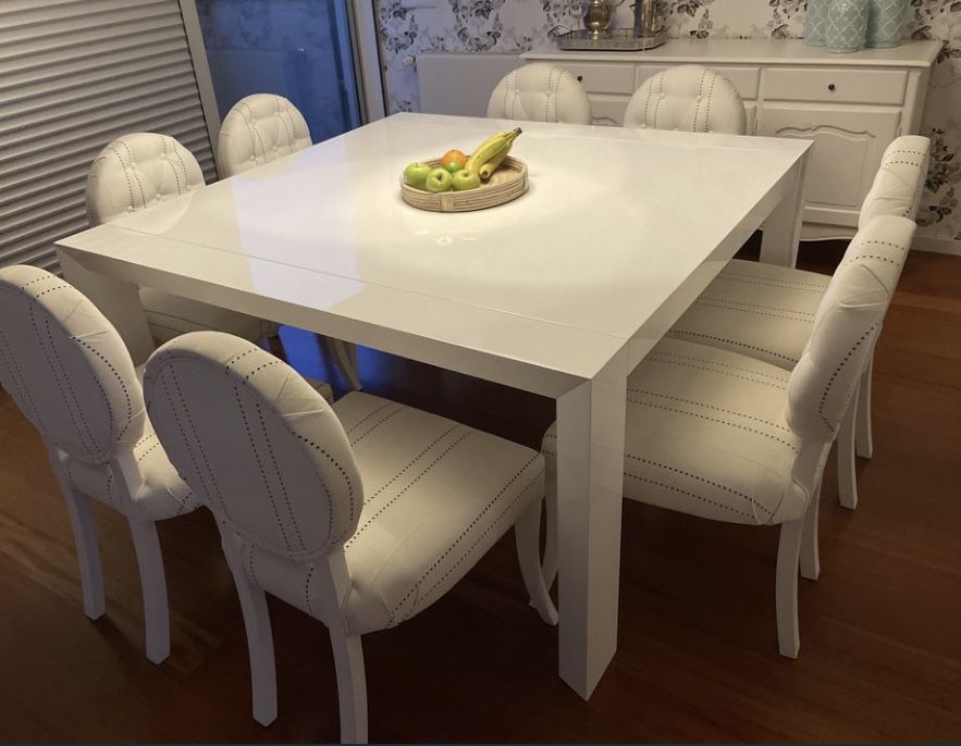 Mesa de sala quadrada em lacado alto brilho 150x150 cm