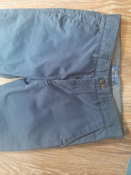 Spodnie jeansowe granatowe Discrete