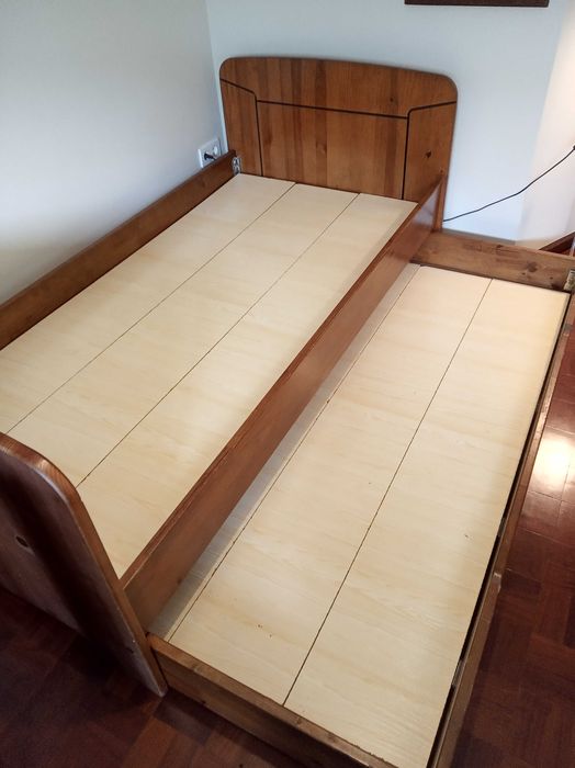 Double single bed made of solid wood64575355287938122