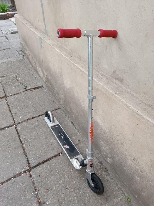 Дитячий самокат.