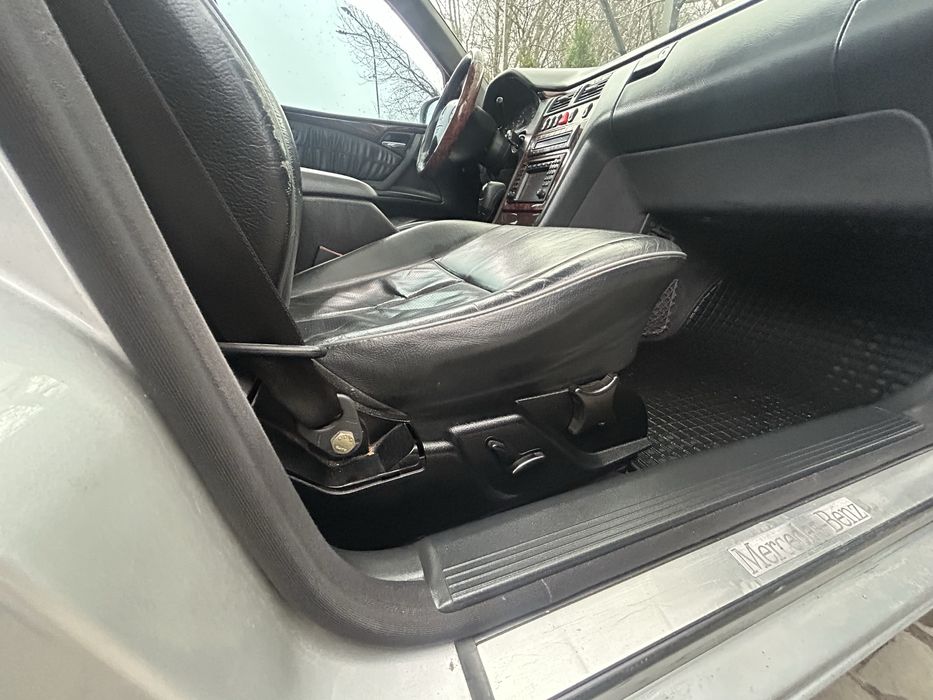 Мерседес 210 3.2 тди