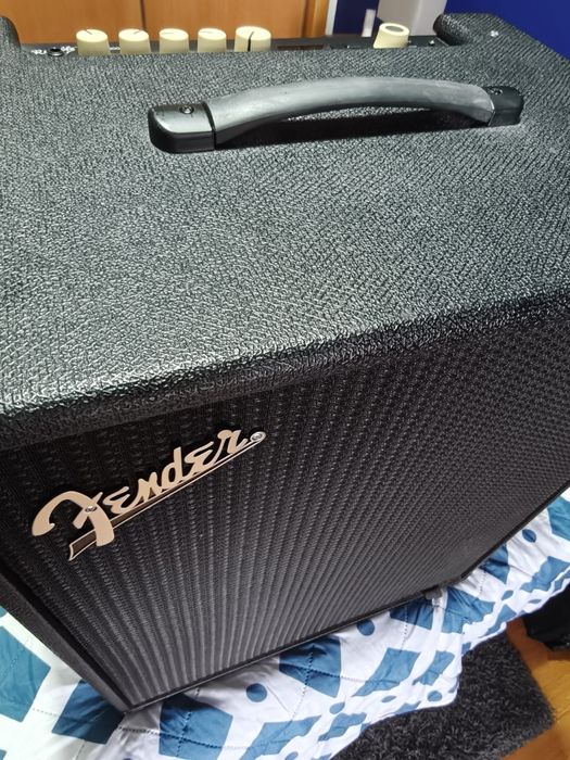 Combo Fender Ramble  de Baixo  800 whats igual a novo.