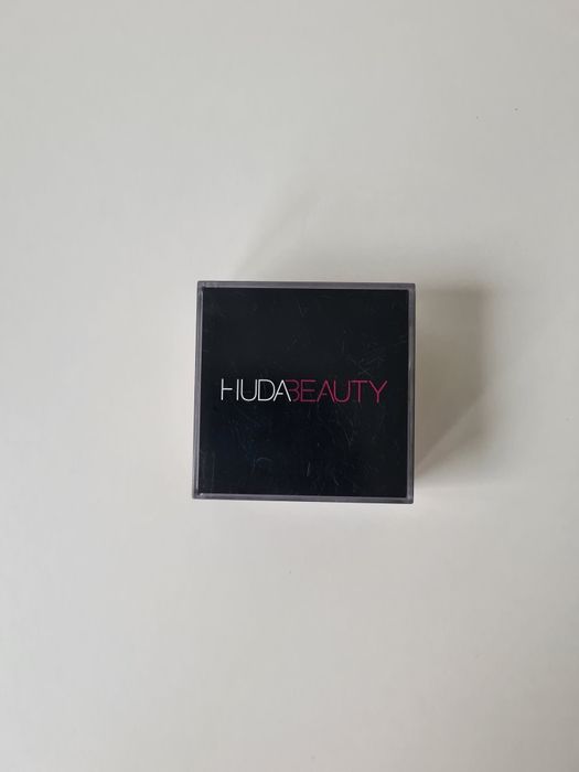 Puder Huda Beauty Pound Cake 20g