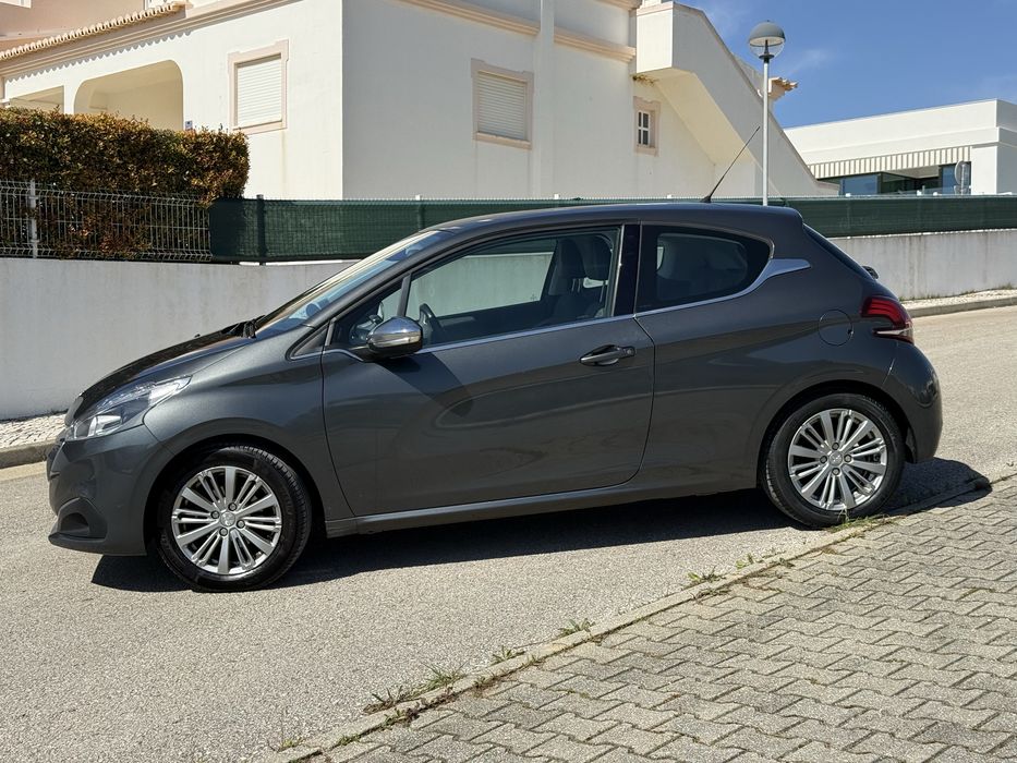 Peugeout 208 1.2 Allure