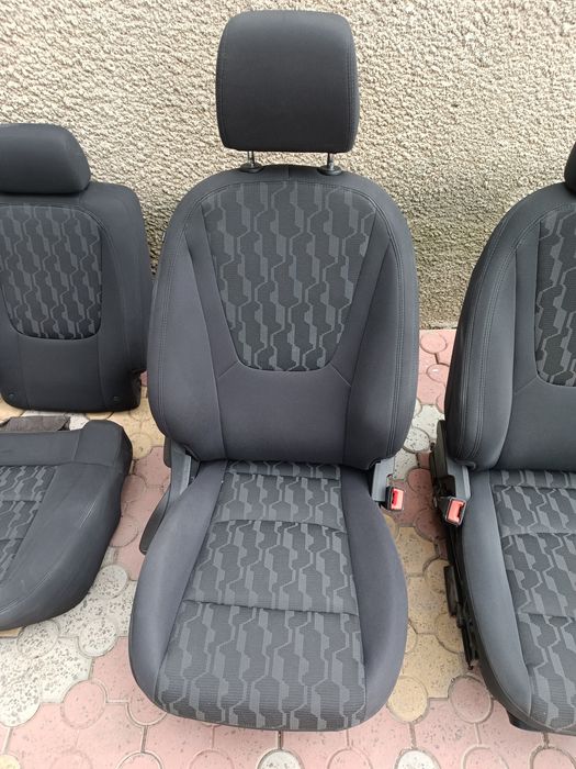 Салон,сідіння Chevrolet volt1