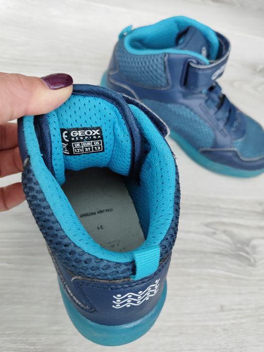 Botas/Sapatilhas GEOX - Tam. 31
Em perfeito estado!