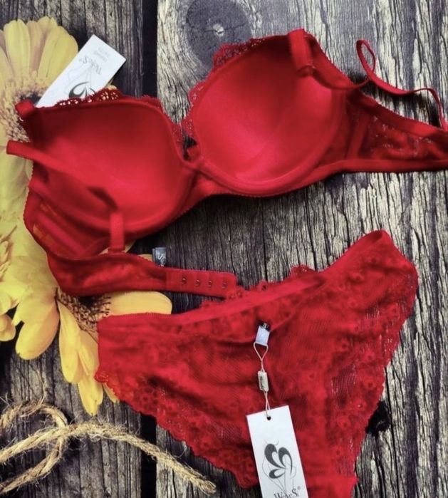 Очень красивый ажурный комплект белья Weiyesi 75 B