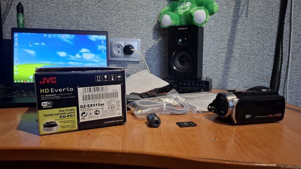 Видеокамера JVC GZ-EX515BE