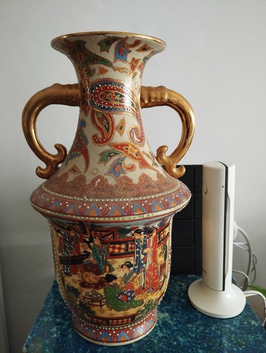 Jarras decorativas e candeeiros de Macau