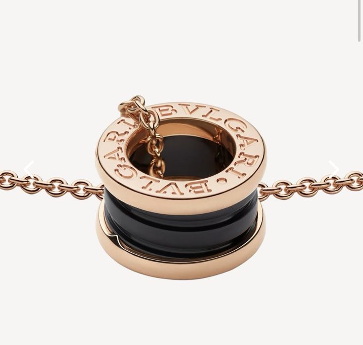 Bvlgari B.zero1 Necklace — Стан Like New