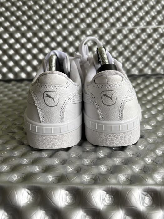 Жіночі кросівки Puma оригінал, нові, білі, 38.5