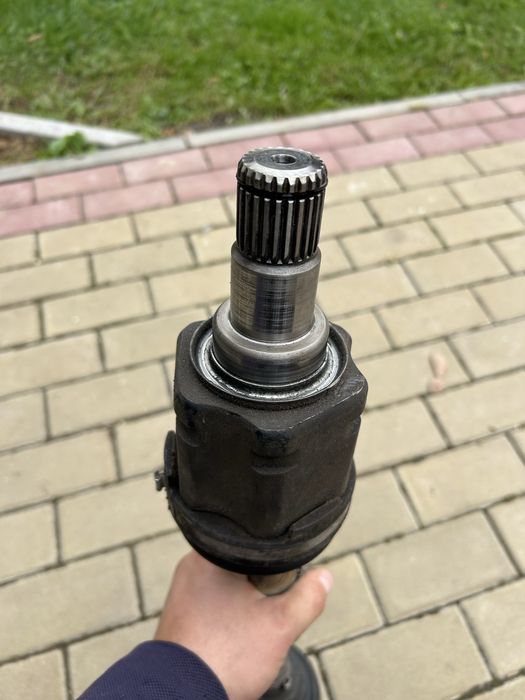 Полуось до камрі 40