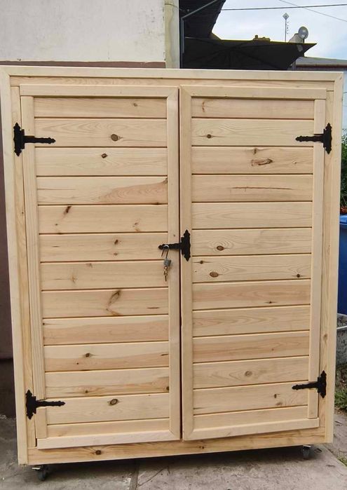 Szafa na stadninę konie na siodła