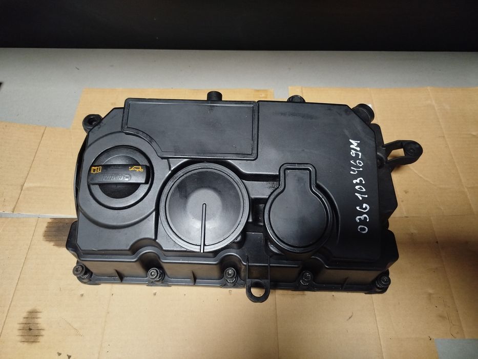 Клапанна кришка кришка клапанів кришка двигуна skoda octavia vw golf