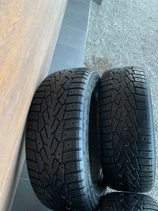 Opony Nokian Suv 215/60/17 100T cena za kpl 4szt. XL