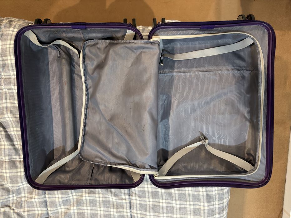Mala de cabine rígida TSA (28€ cada ou 50€ o par)