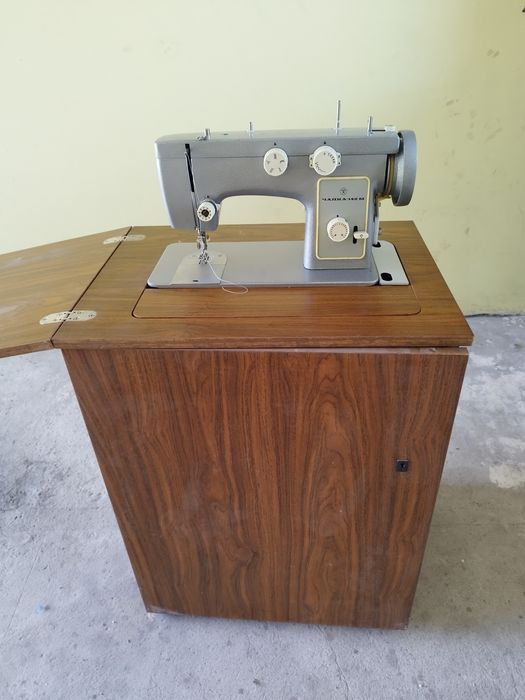 Maszyna do szycia Czajka 142M