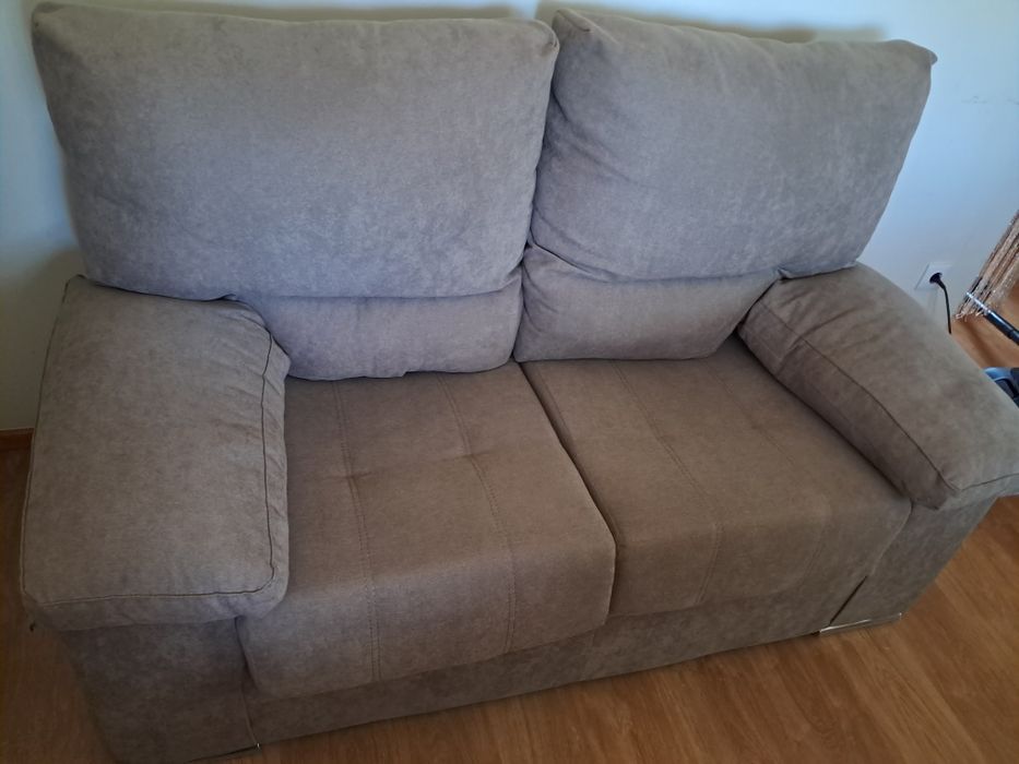 Vendo sofá 2 lugares