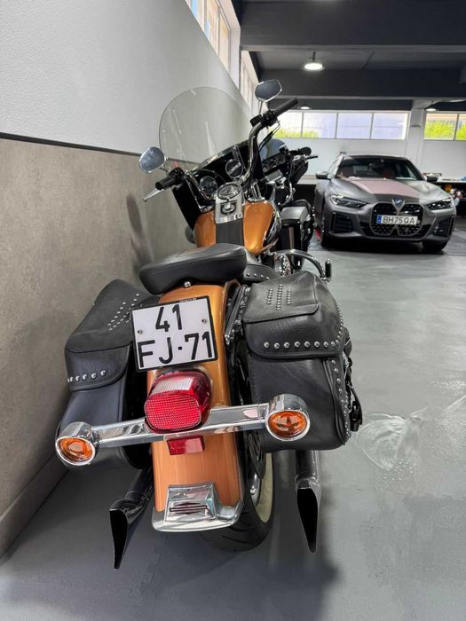 Harley-Davidson Heritage Softail Classic – Edição 105º Aniversário (Série Numerada)
