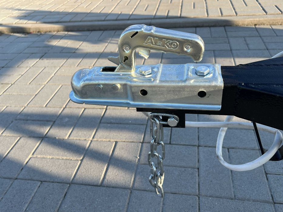 Прицеп для генератора до 700кг - легковий одновісний з опорами