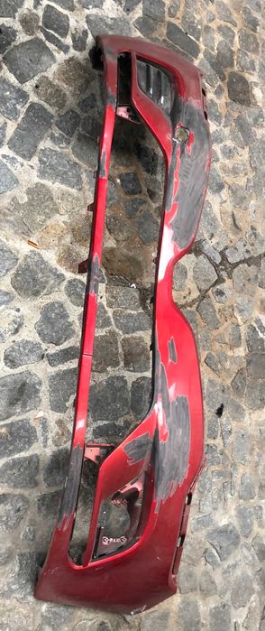 Para-choques Frente Clio IV 99 € + 2 Guarda lamas 50 € cada