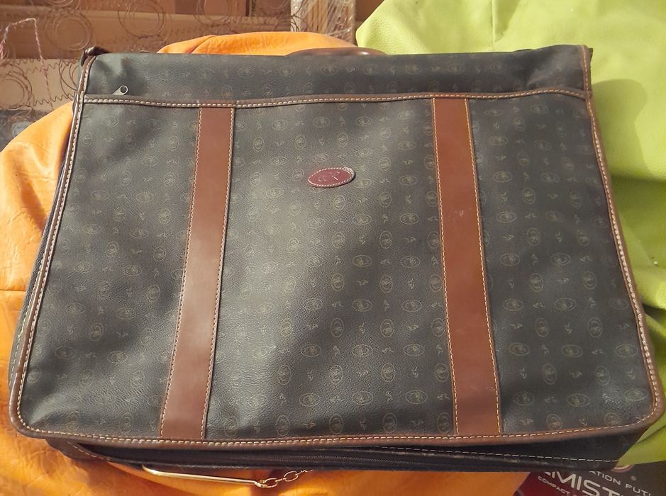 Porta fatos com cabide