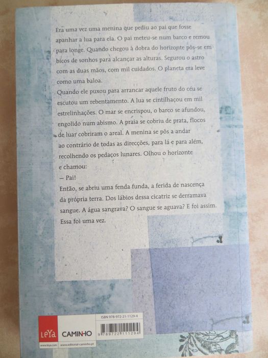 Livro "Contos do nascer da terra" de Mia Couto