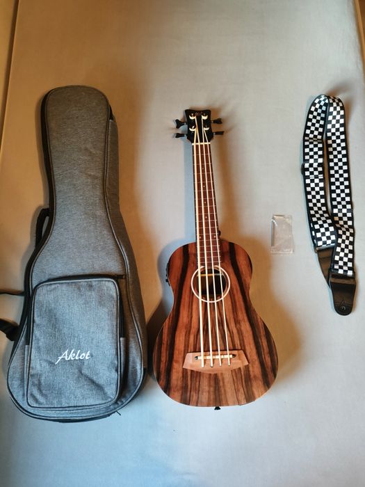 Elektro-akustyczne bezprogowe ukulele basowe aklot akbu30
