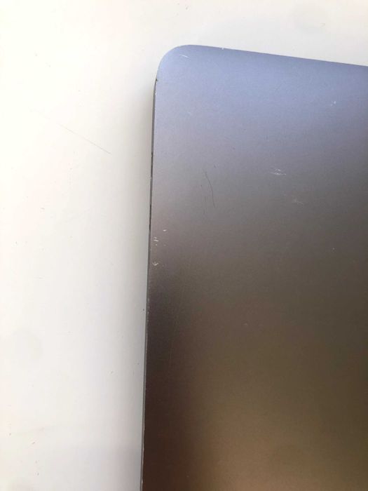 MacBook Pro 13” (M1, 2020) • 8GB / 512GB • Bateria 87% • Teclado RU/EN